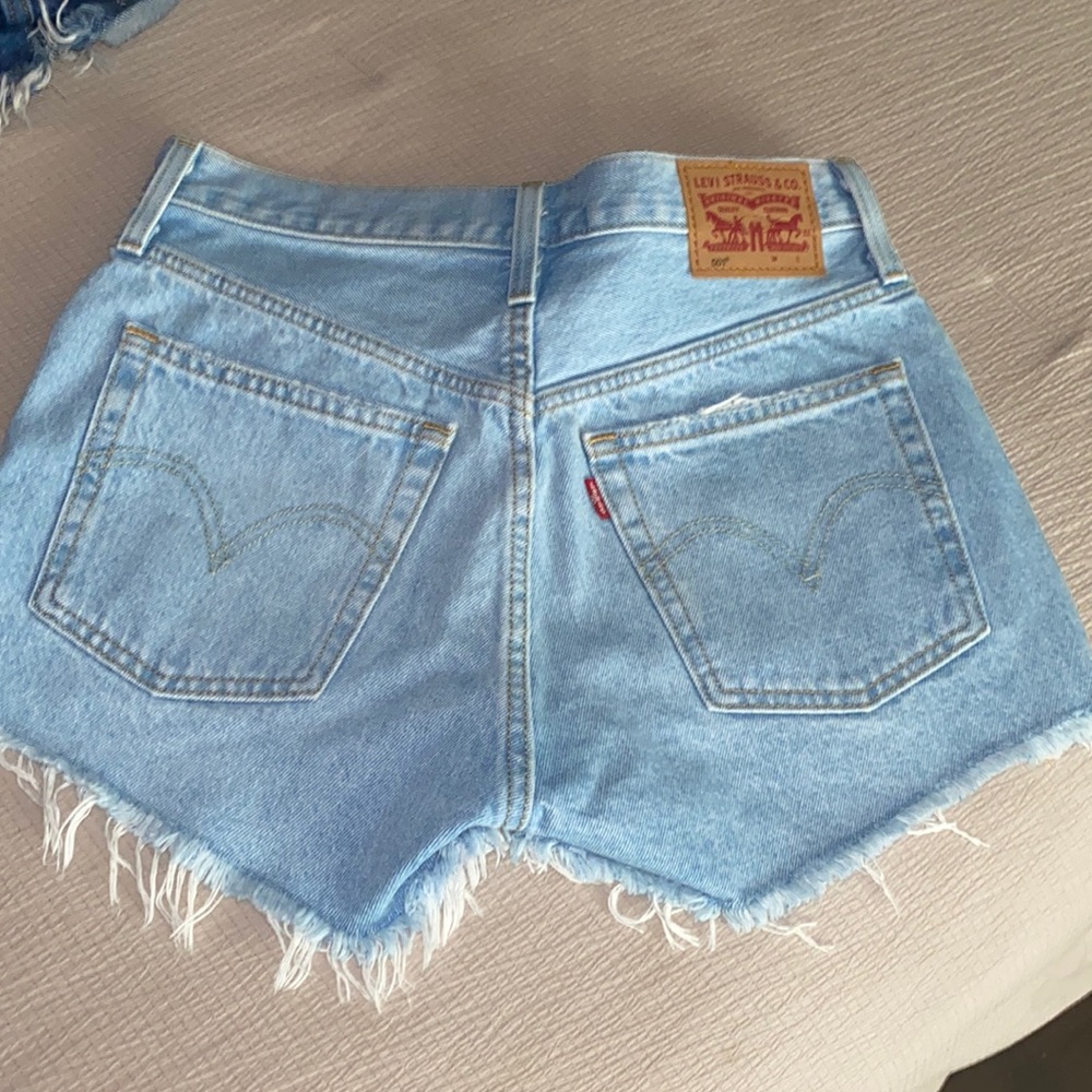 Women 501 high waist Levi shorts